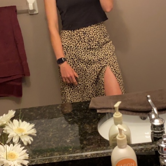 Skirt - Picture 2 of 4